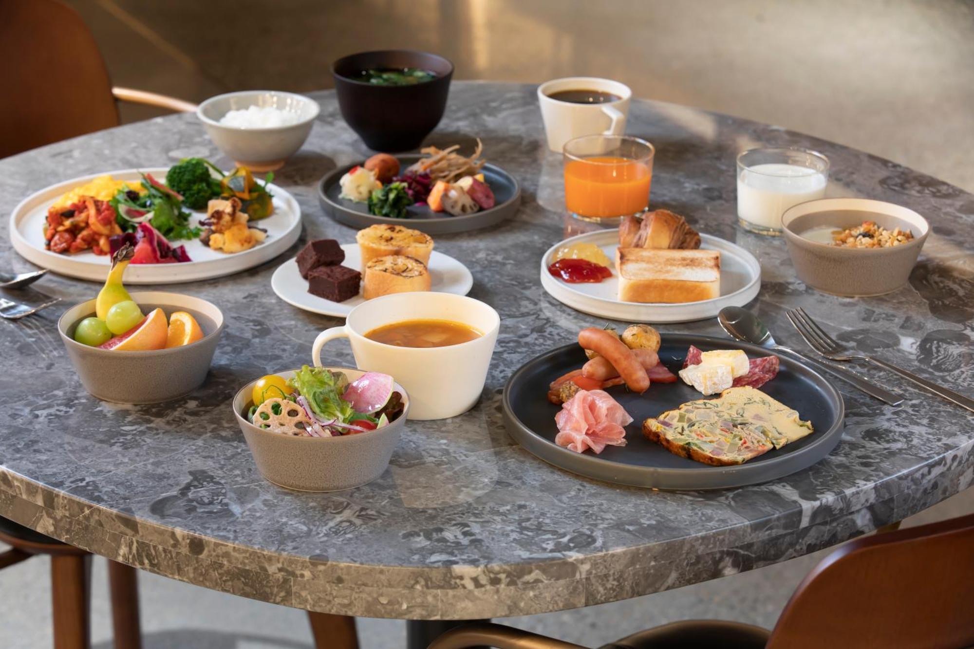 กู๊ด เนเจอร์ โฮเต็ล เกียวโต Hotel ภายนอก รูปภาพ A breakfast buffet at a hotel