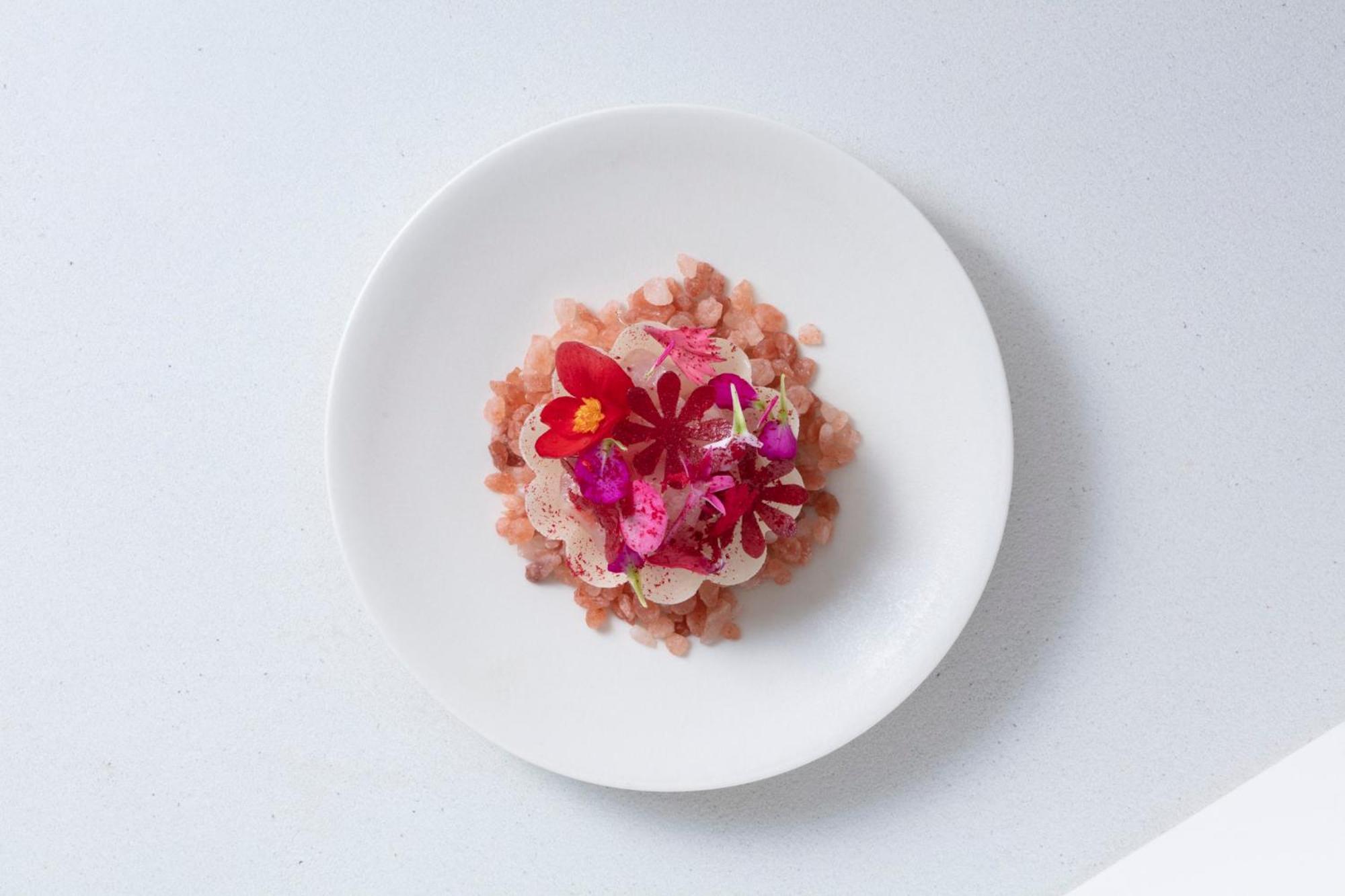 กู๊ด เนเจอร์ โฮเต็ล เกียวโต Hotel ภายนอก รูปภาพ A dish by Heston Blumenthal